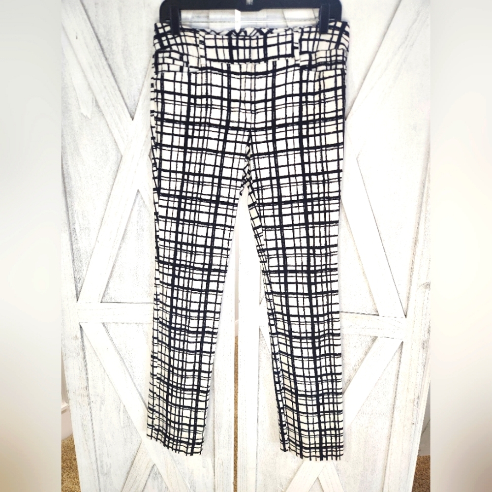 NY&C Black and White Fitted Pants